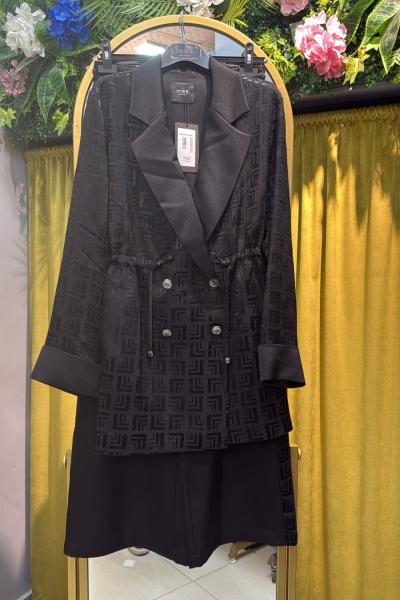 NUR’E Tasarımlı Efsane Takım İki Rengiyle Şıklığnızı Konuşturun Siyah